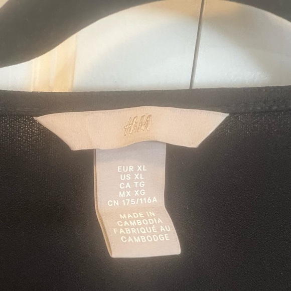 H&M Wrap Dress - Picture 2 of 3